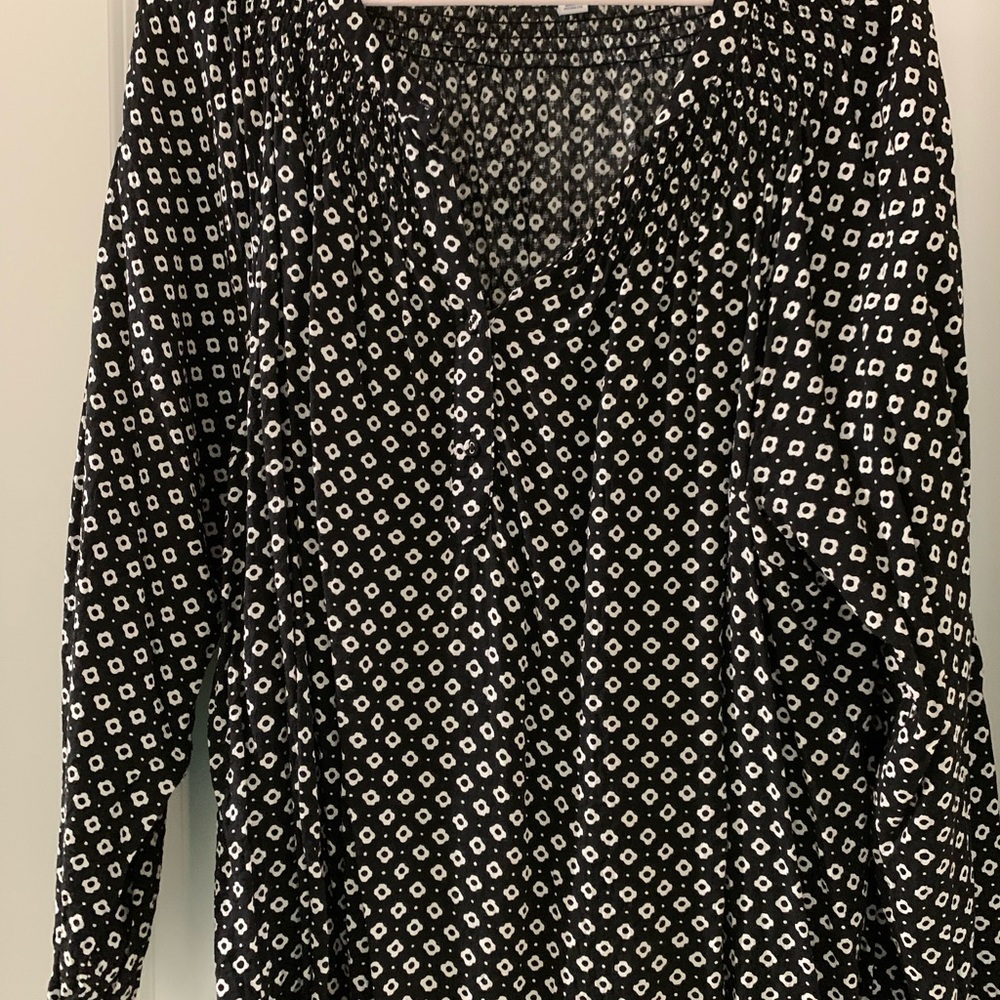 Croft & Barrow Black and White Patterned Blouse
